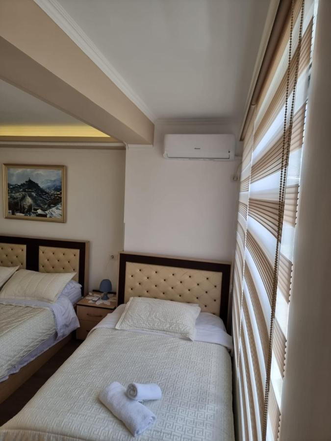 Double17 Apartaments Gjirokastër Extérieur photo