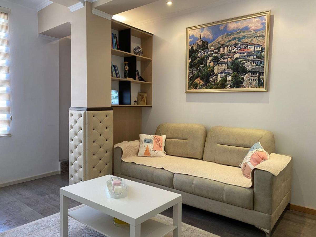 Double17 Apartaments Gjirokastër Extérieur photo