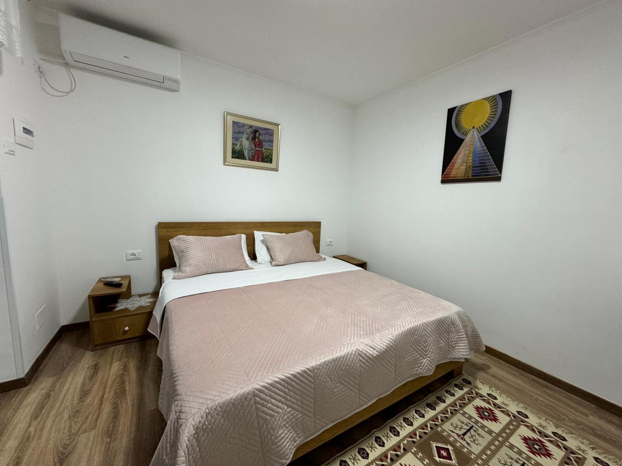 Double17 Apartaments Gjirokastër Extérieur photo