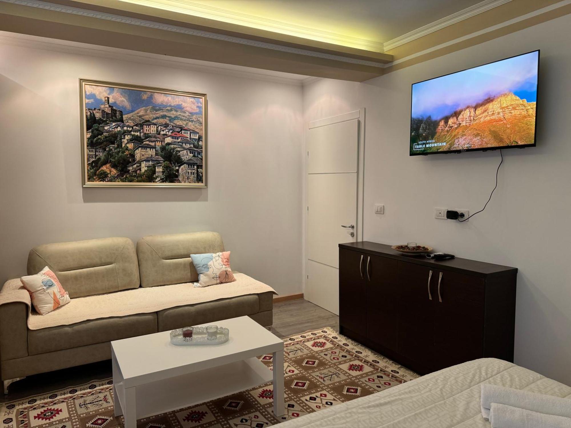 Double17 Apartaments Gjirokastër Extérieur photo
