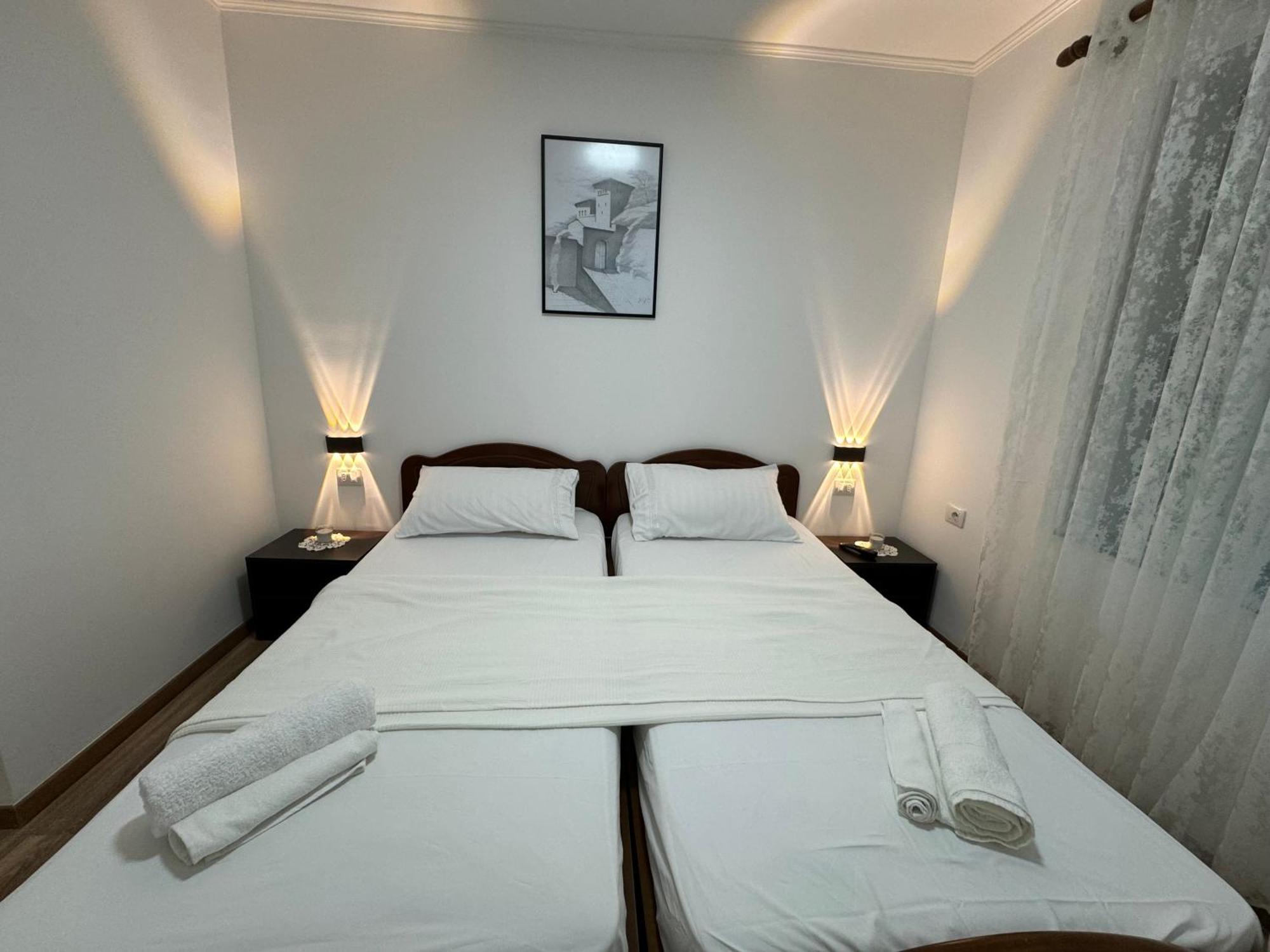 Double17 Apartaments Gjirokastër Extérieur photo