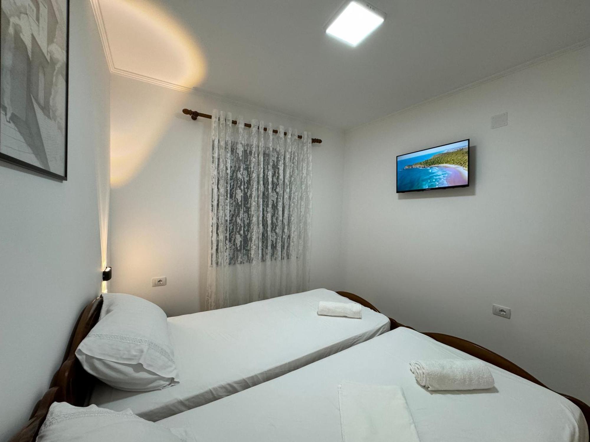 Double17 Apartaments Gjirokastër Extérieur photo