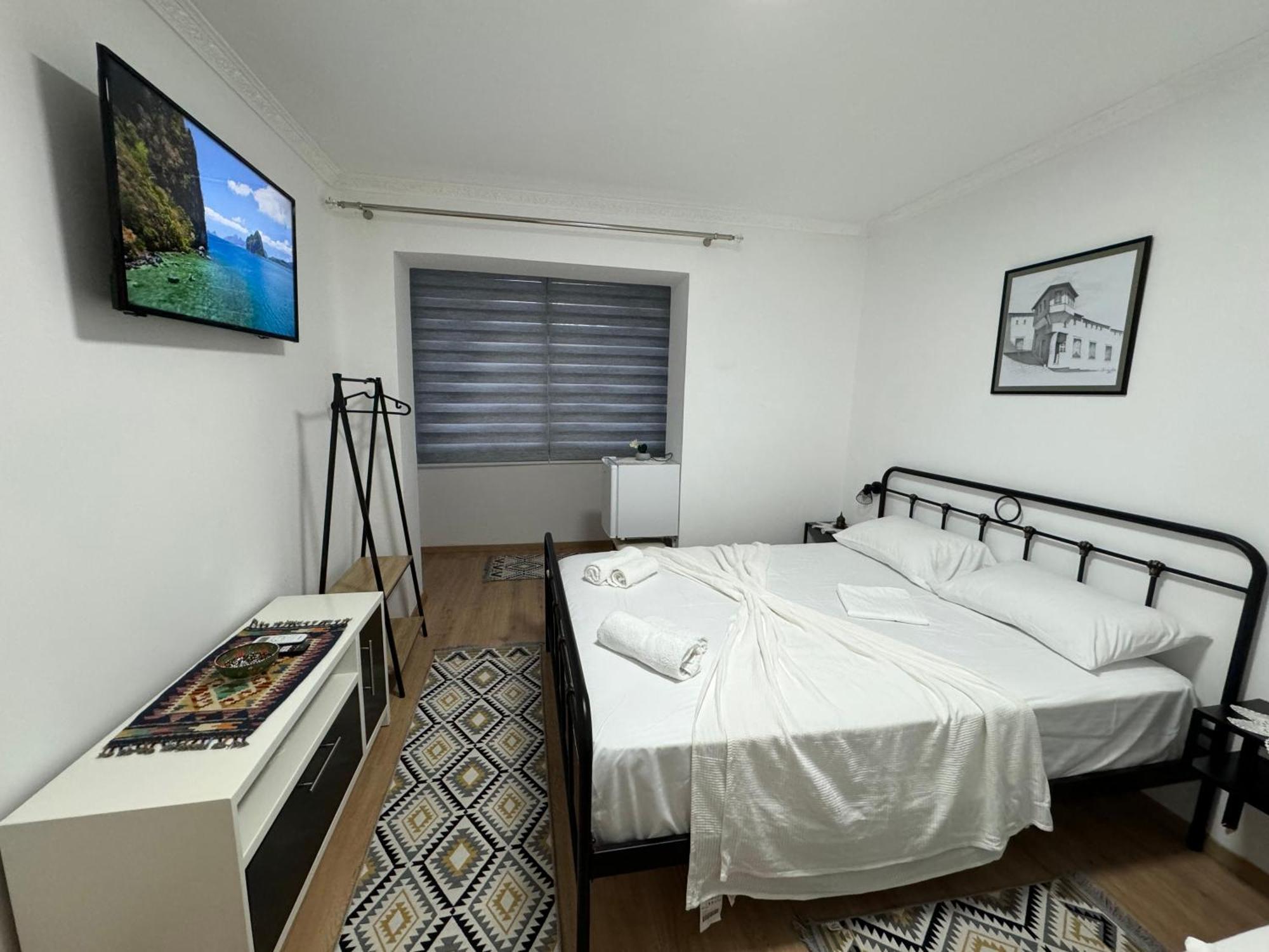 Double17 Apartaments Gjirokastër Extérieur photo