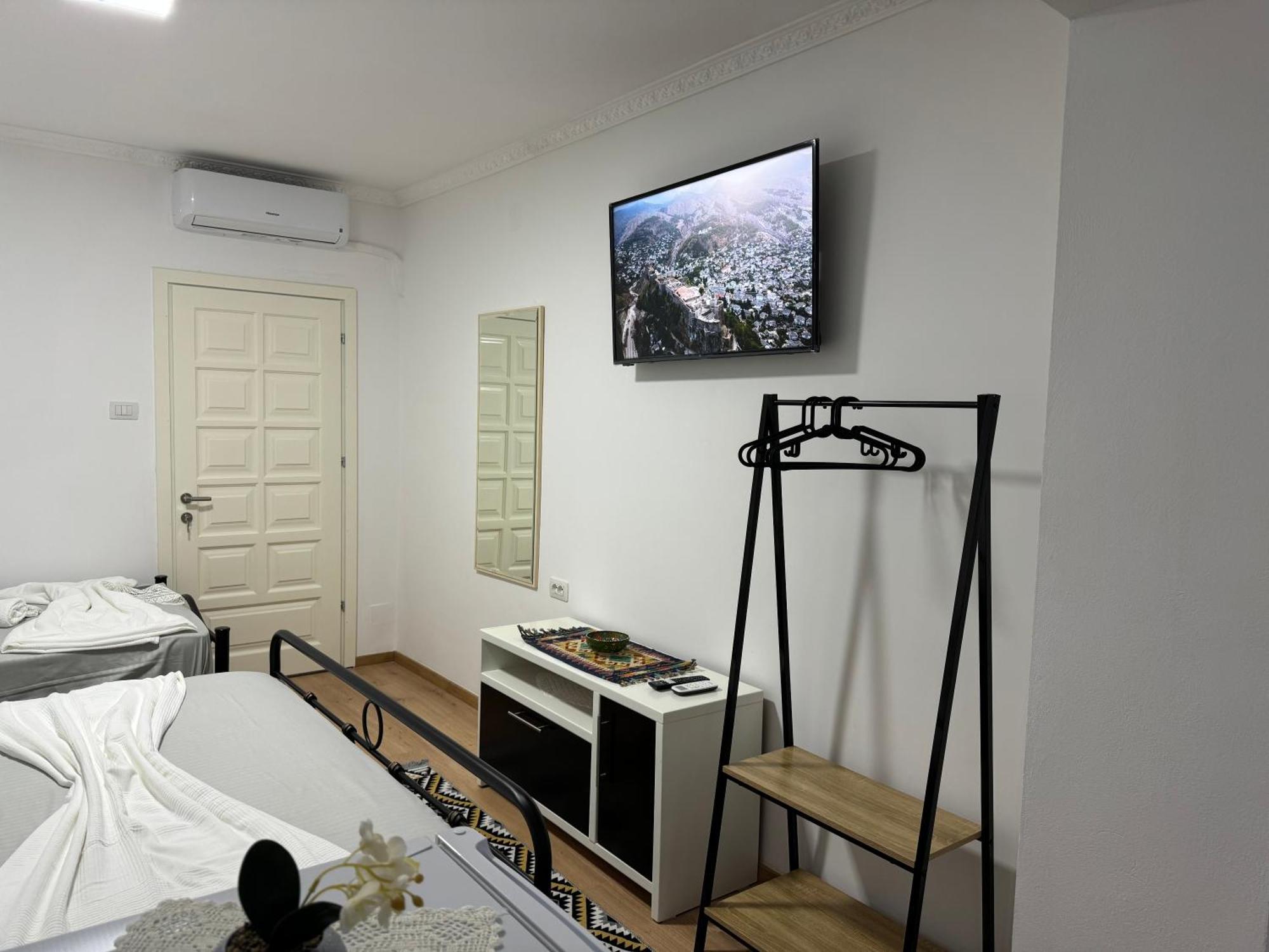 Double17 Apartaments Gjirokastër Extérieur photo