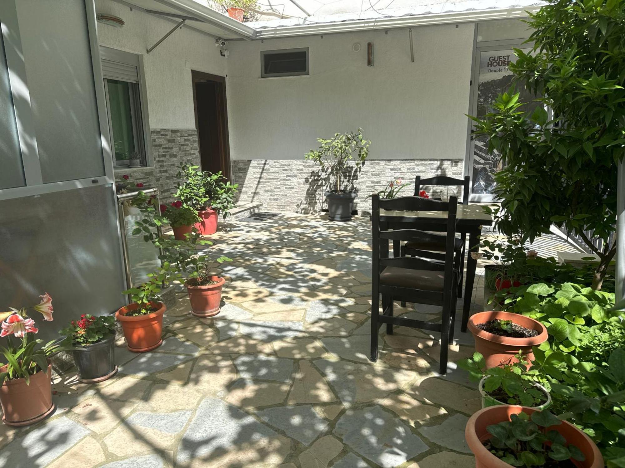 Double17 Apartaments Gjirokastër Extérieur photo